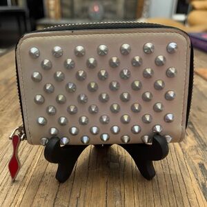 ❤Christian Louboutin Wallet White/Silver Shimmer EUC with COA